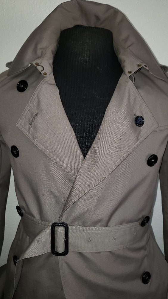 Burberry Chelsea Heritage Trench Coat - Picture 2 of 5